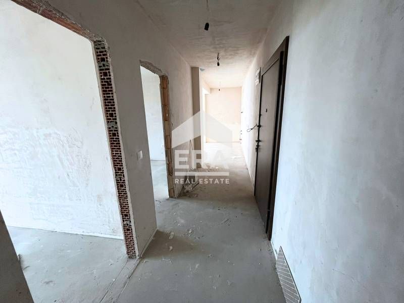 Продава се Тристаен апартамент в Варна, Бриз - 111 кв.м за 2523 €/кв.м - Снимка #8