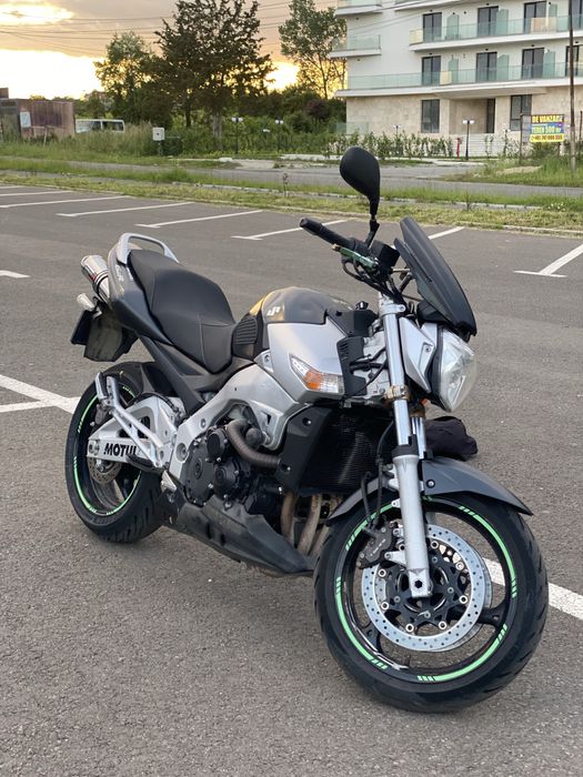 Motocicleta Suzuki gsr 600
