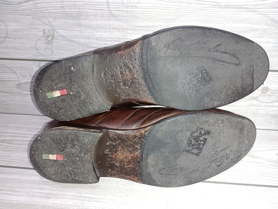 Nero Giardini N 43 Italy кожени