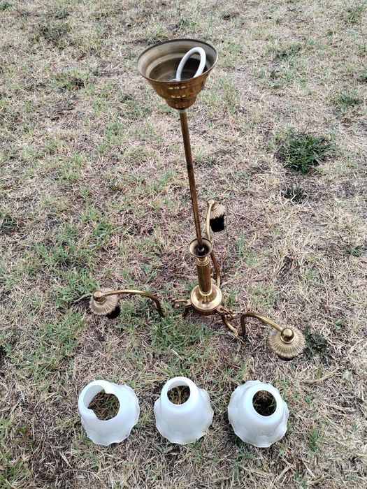 Подова лампа трипод, Полилей, осветителни тела