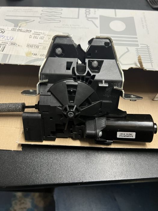 Брава за багажник OE Mercedes