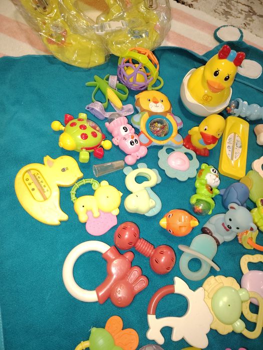 Разные погремушки.