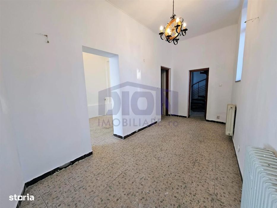Vila moderna pretabila  clinica, office sau spatiu comercial