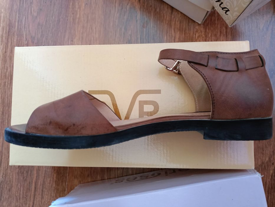 Обуви продается по низким ценам