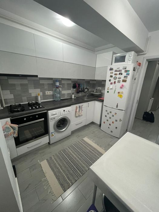 Închiriere apartament 3 camere