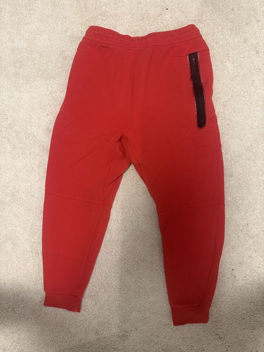 Pantaloni Nike Tech Red Mărimea M