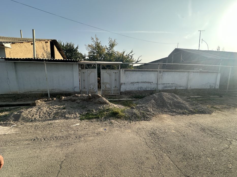 Uchaska 4 sotik sotiladi