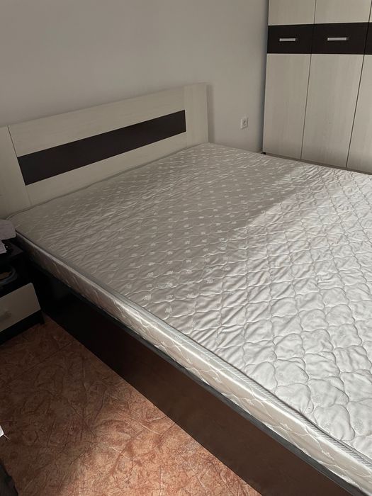 Продам кровать с матрасом