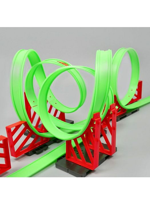 Гоночный трек с машинами