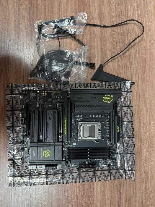 Материнская плата MSI Mag B850 Tomahawk Max WiFi