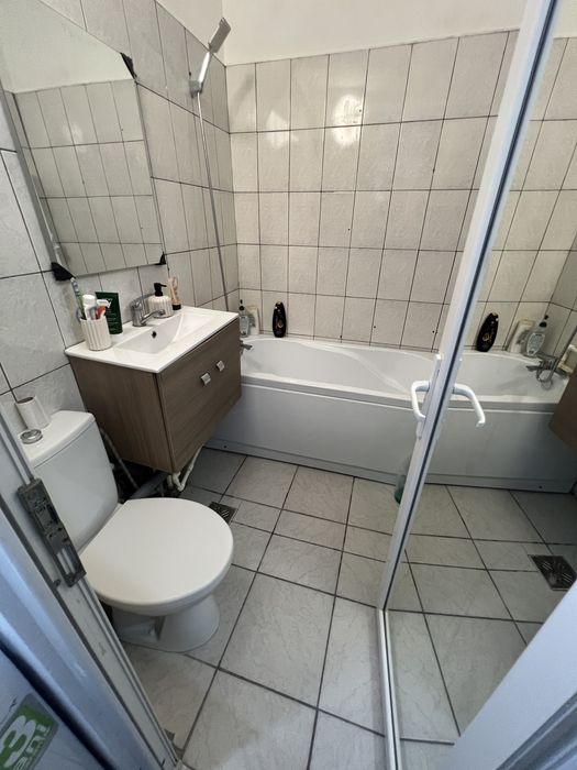 Inchiriez garsoniera