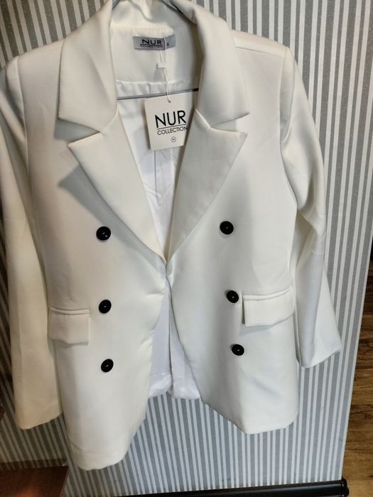Продам белый пиджак