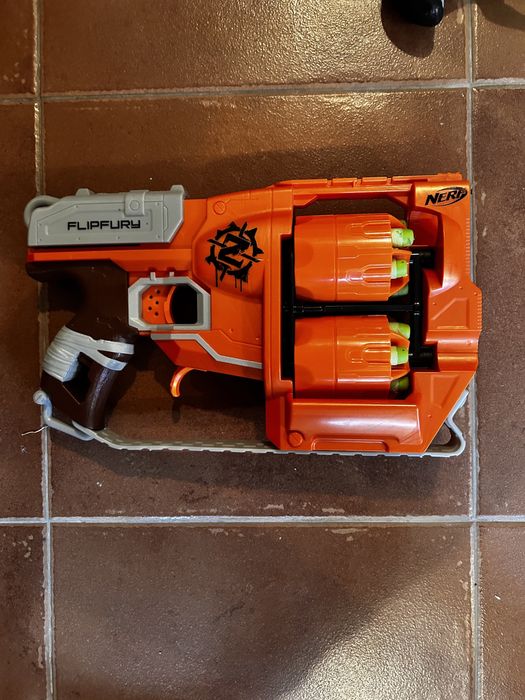 NERF Pusti si Pistoale