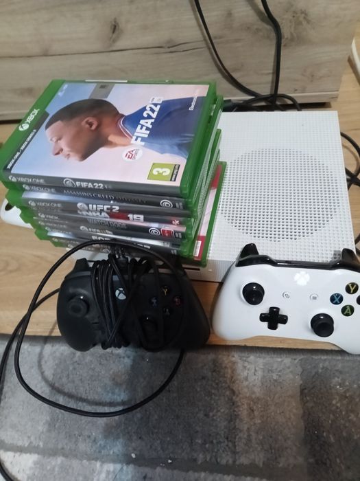 Xbox One S +2 controller + 8 Jocuri + Fc25