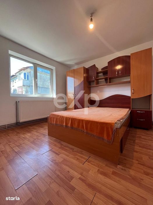 Vanzare 2 camere curat liber decomandat et 3 central Gaesti