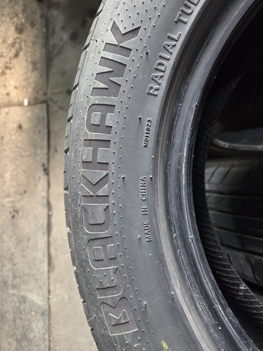 Продам шины 4 штуки без камерные.