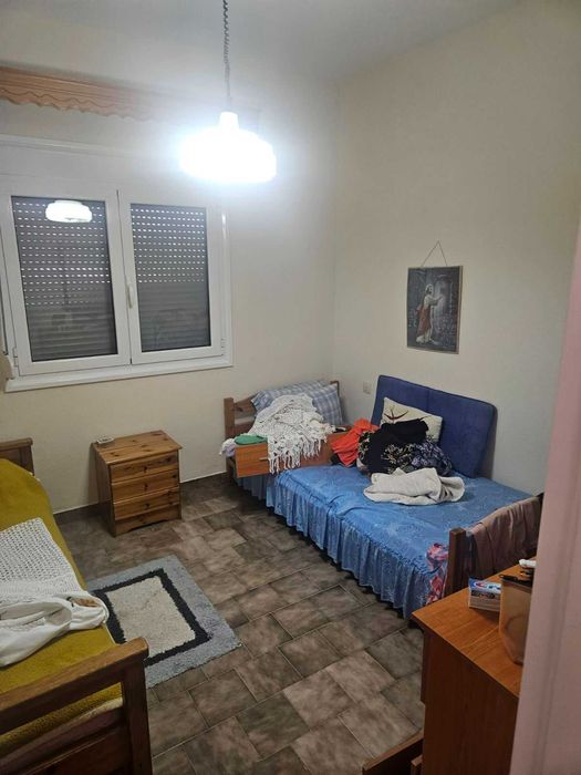 Къща с дворно място в Аспровалта, Гърция