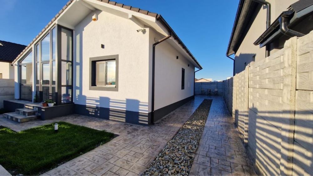 Casa parter de vanzare