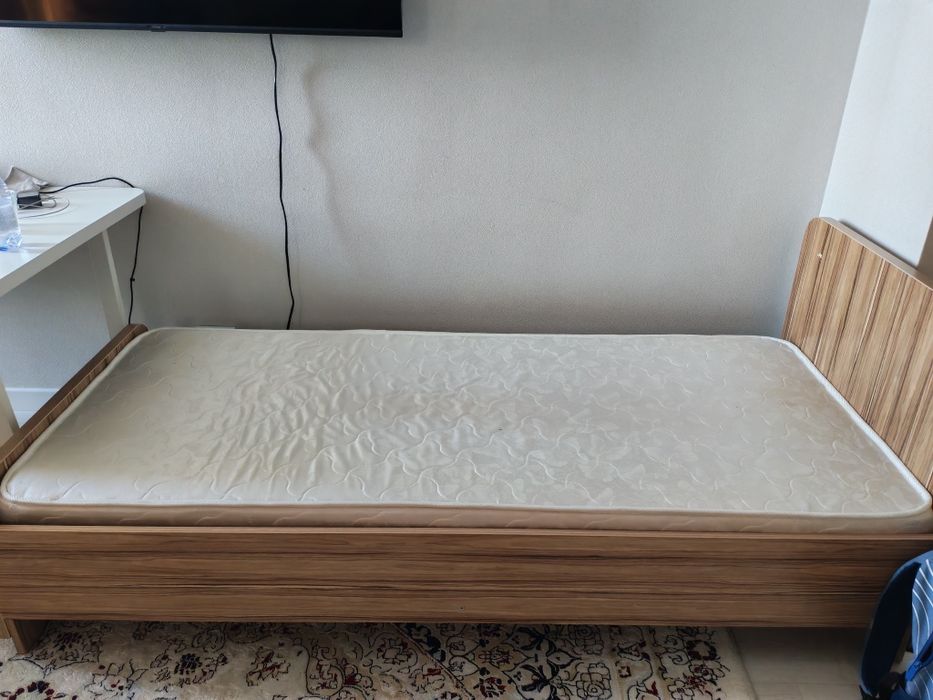 Диван, двух спальняя кровать