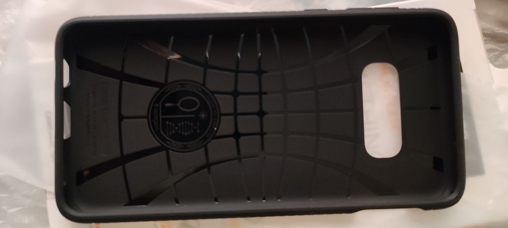 Husa Samsung Galaxy S10e Spigen