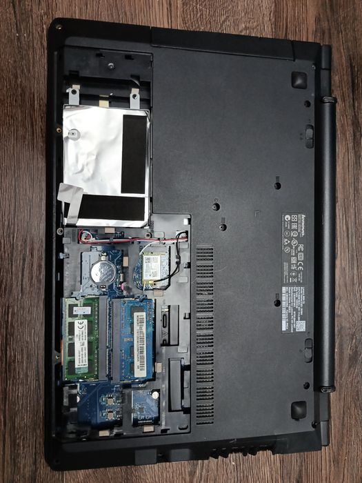 Lenovo B59-70 SSD buzilgan SSD-накопитель Lenovo B59-70 сломан.