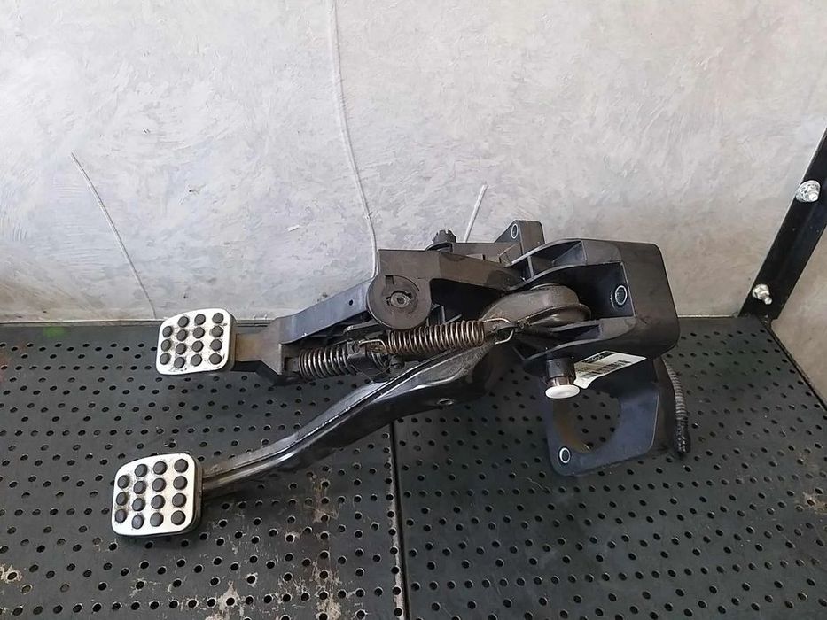 Ansamblu pedalier 1.7 b mercedes b class w245 a1692902201
