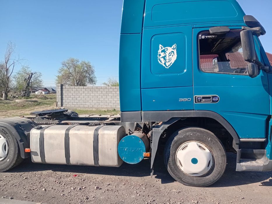 Продам тягач VOLVO FM-9 2008г