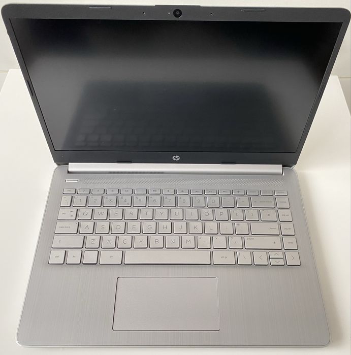 Laptop HP 14s i3 gen 10, SSD 256GB, 4GB RAM aproape nou