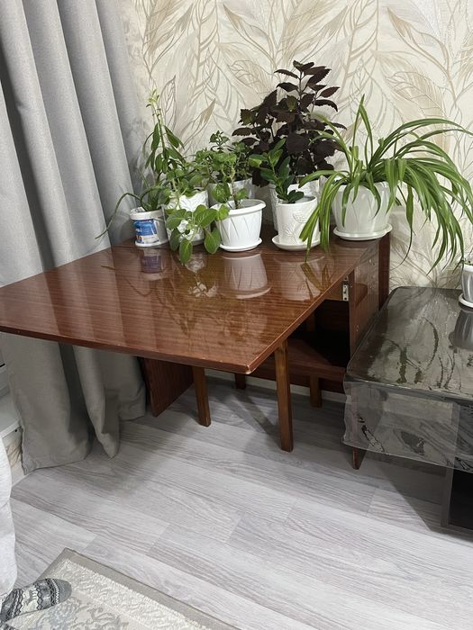 Стол-книжка б/у. Продам.