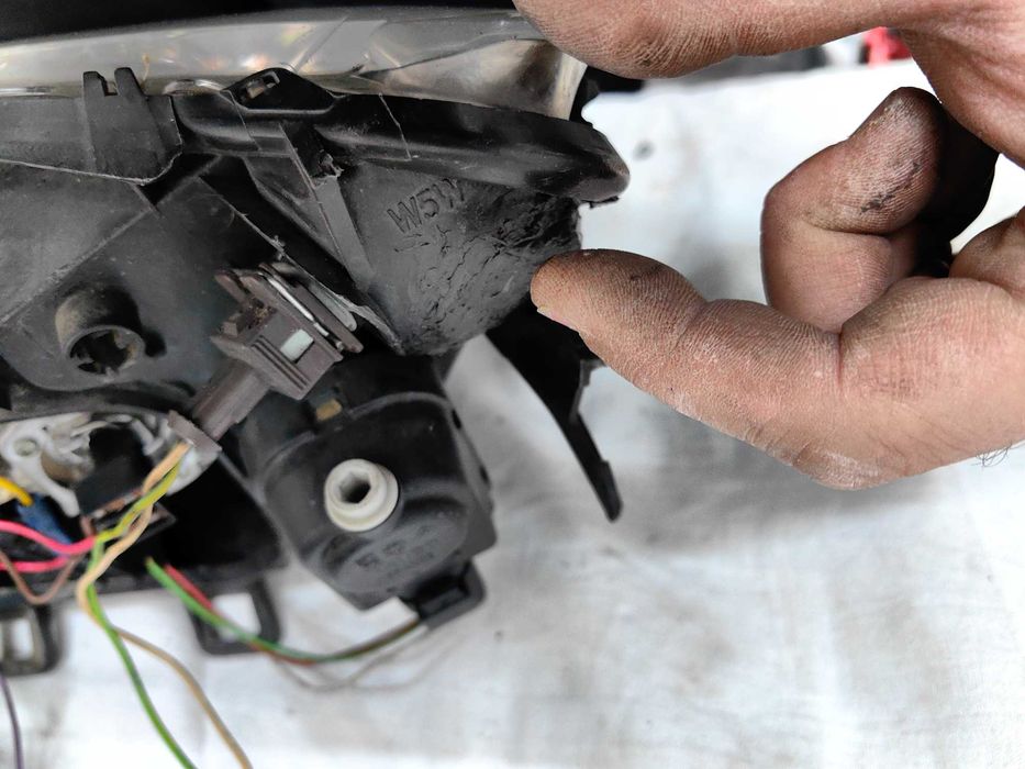 Оригинални фарове Пежо  Peugeot 206 Feis