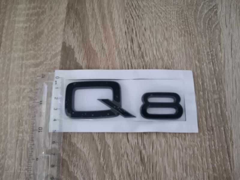 черна емблема Audi Q8