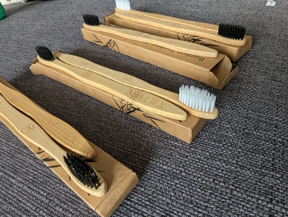 7 броя бамбукови четки за зъби