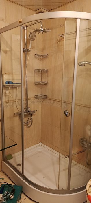 Dush kabina sotiladi