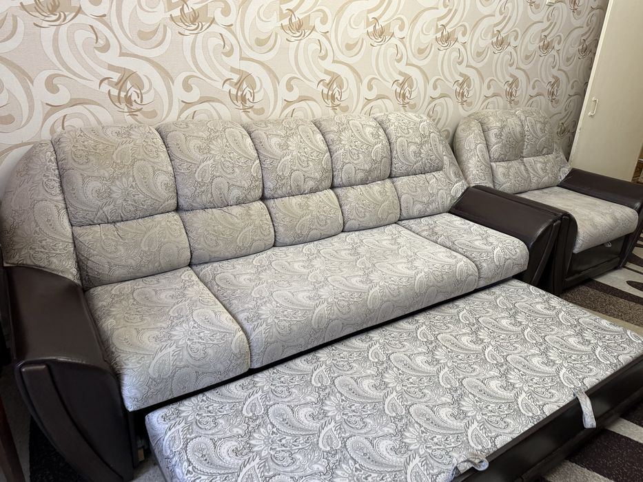 Продам диван с креслом