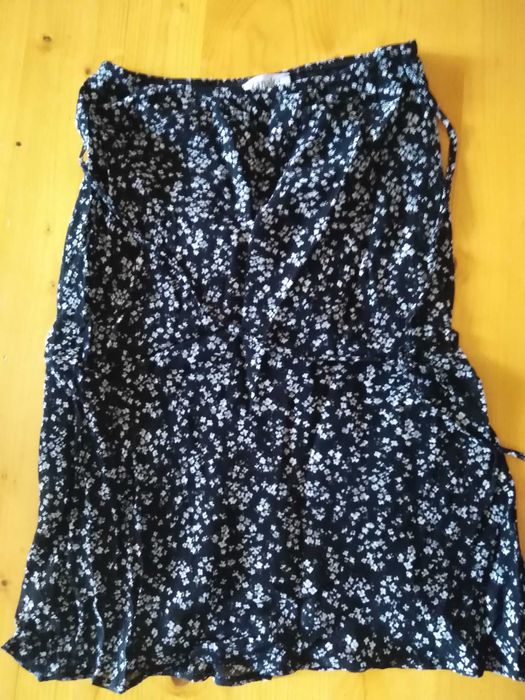 Дрехите са без забележки.Цената е на брой.