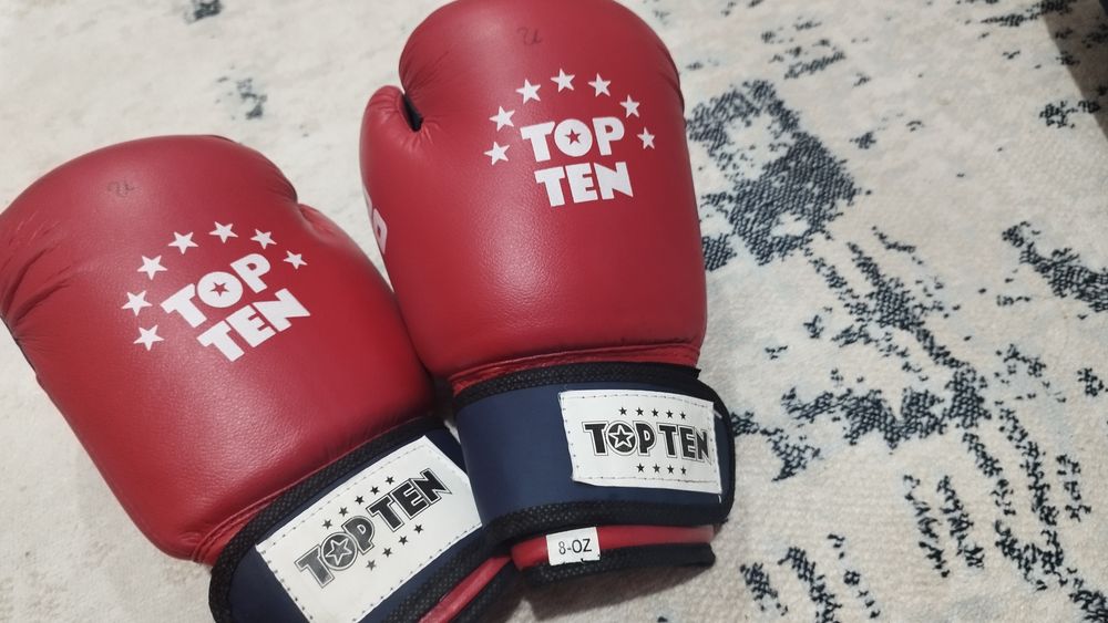 Баксерская перчатки