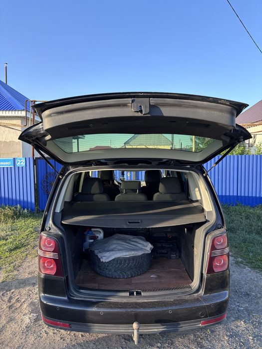 Volkswagen Touran Минивен