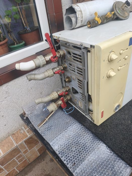 Vând centrala ariston