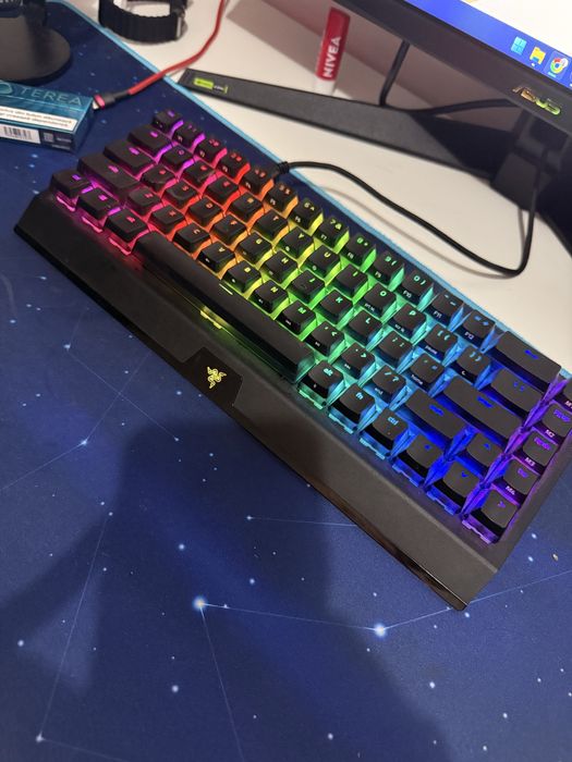 Razer blackwidow V3 mini hyperspeed phantom edition