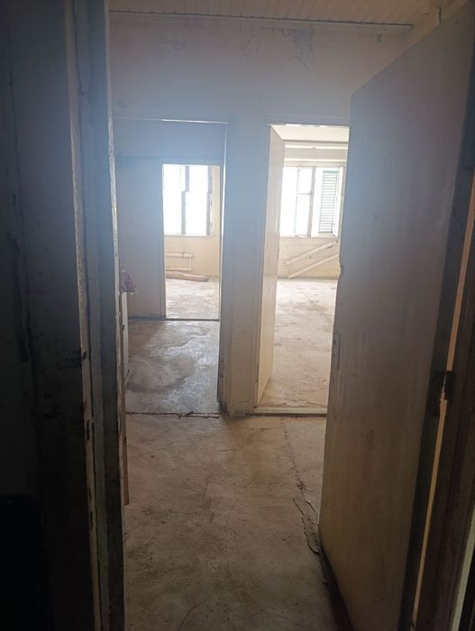 Своя продаётся 2/7/9 Куйлюк-6  бывшая общежитие без ремонта лифт новый