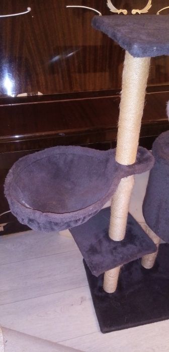 Лежанка навесная для кошек