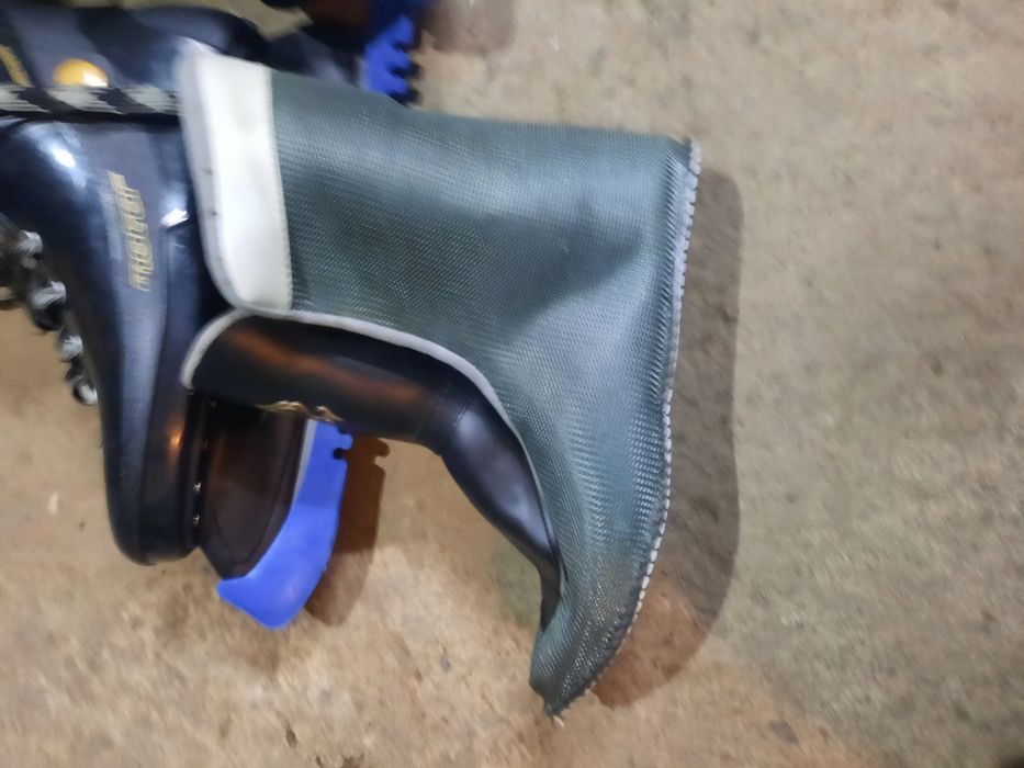 Продам коньки motor