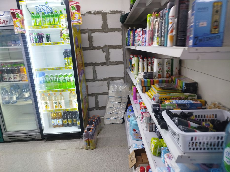 Продаеться продуктовый магазин