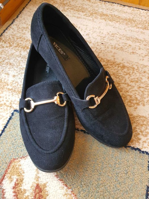 Маратонки GUESS ГЕС и обувки различни видове и модели