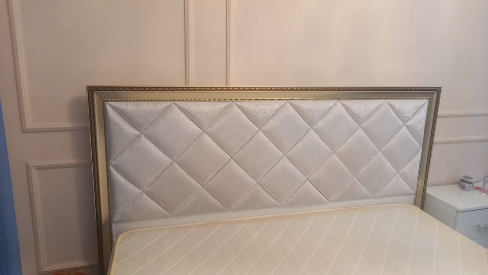 Спальный кровать