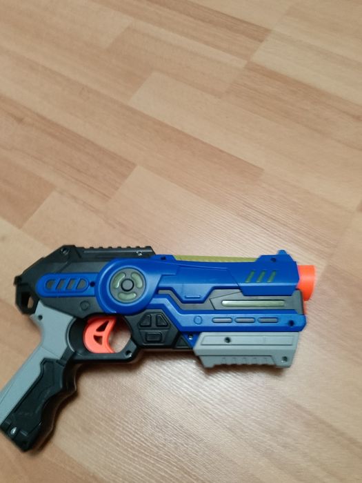 Пистолет игрушечный