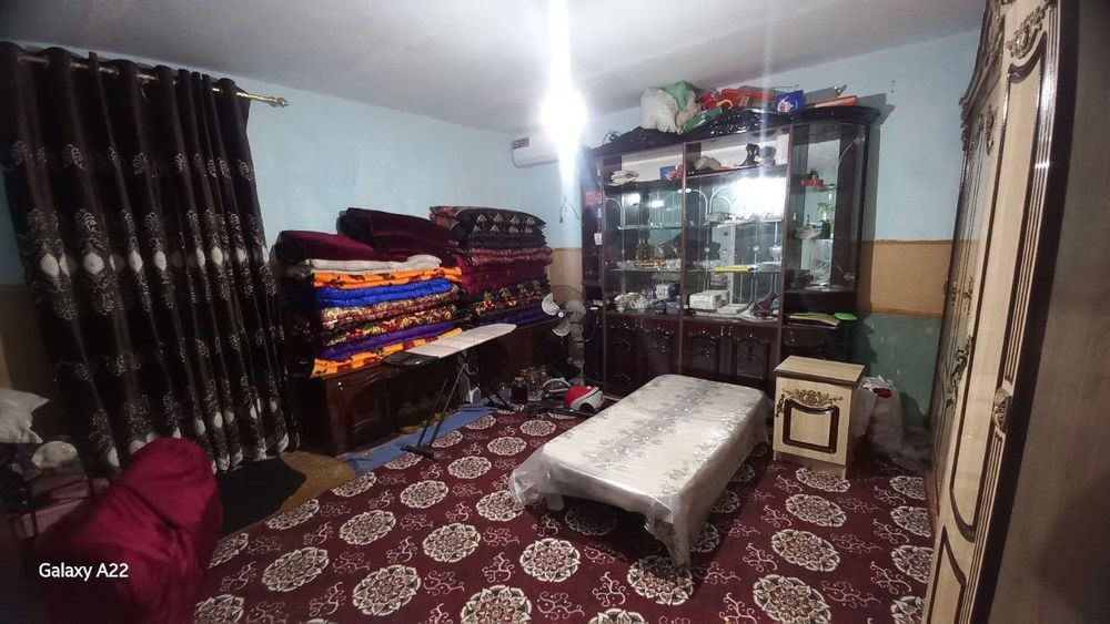 Uy sotiladi Boyovut tuman Sohil mahallasida