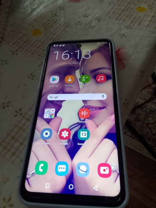 Продаю телефон срочно