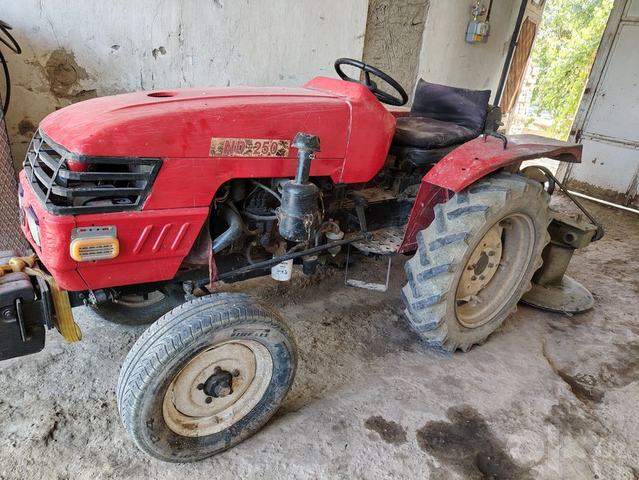 Dongfen mini traktor kaselkasi bilan otiladi