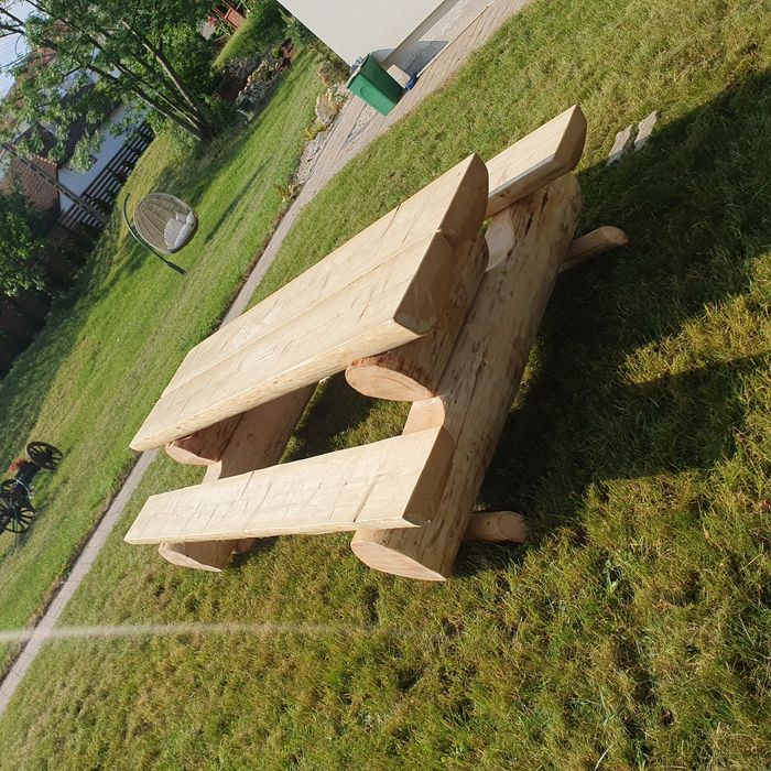 Masă lemn rotund, mobilier gradina,căsuțe, locuri de joacă